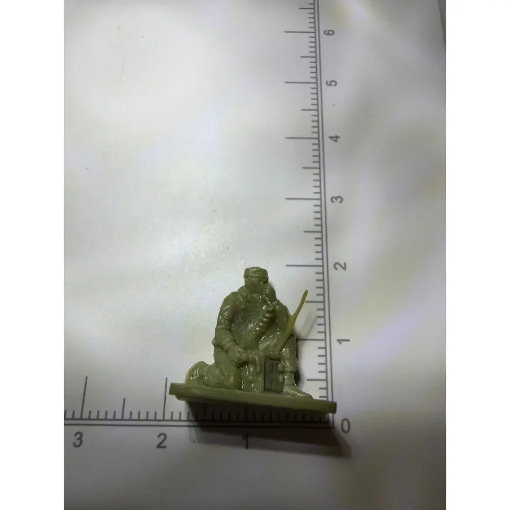 Vintage Airfix British Infantry Support Group Radio Operator Toy Figure Green